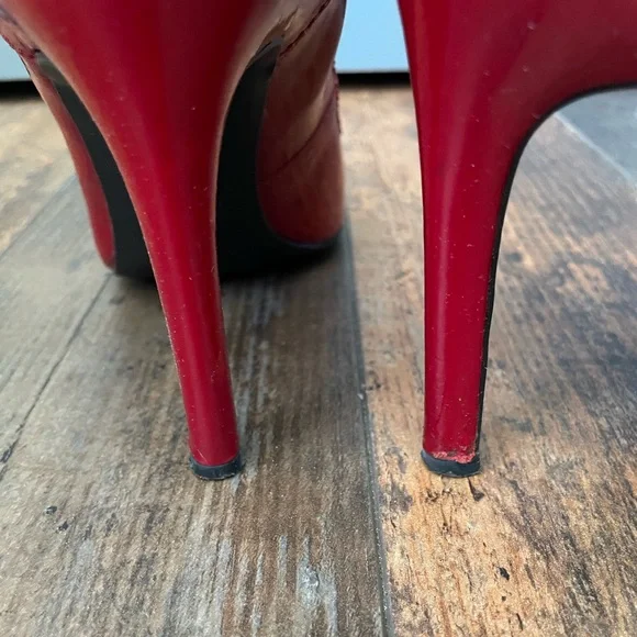 Guess by Marciano Glossy Red Heels - Picture 7 of 8